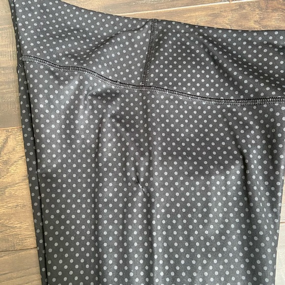 Lulu lemon - Picture 3 of 6